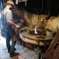 Démonstration du forgeron : découvrez un savoir-faire d'antan !