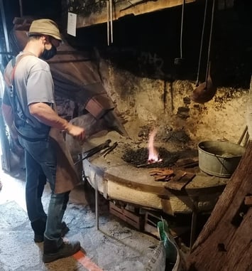 Démonstration du forgeron : découvrez un savoir-faire d'antan !
