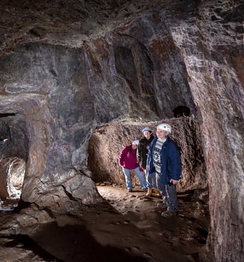Explorez la mine de Cénomes au cours d'une visite guidée !