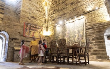 Voyage enchanté dans ce château : histoires, découvertes et déguisements au cœur du Moyen Âge