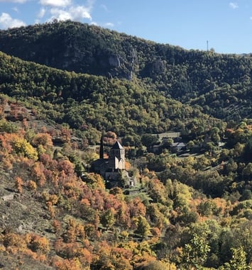 Visitez l'église Notre-Dame des Treilles