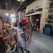 À la découverte d'objets et outils d'antan à la Maison de la Bourrette !