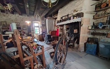 À la découverte d'objets et outils d'antan à la Maison de la Bourrette !