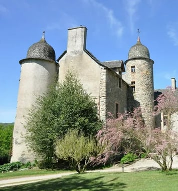 Venez flâner librement dans le parc à l'anglaise de ce bel édifice du XVIe siècle