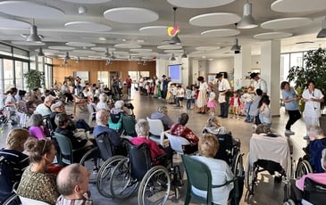 Rencontres transgénérationnelles autour de la Ganterie en Pays de Millau avec le groupe Lo Ganterielo