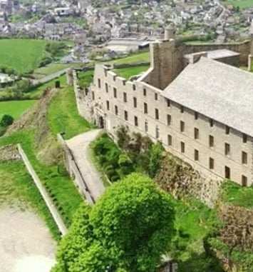Visite libre de la cité médiévale et de son château