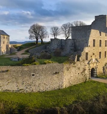 Visite guidée de la cité médiévale de Sévérac et de son château perché