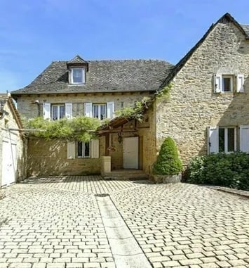 Sur les traces des moines d'Aubrac : de la ferme de Gilhodes à l'église du Cambon
