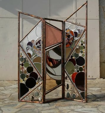 Visite d'un rucher coloré, d'un vitrailliste et dégustation de pompe à l'huile