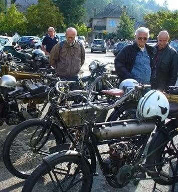 Rassemblement motos "ancêtres" à Saint-Salvadou