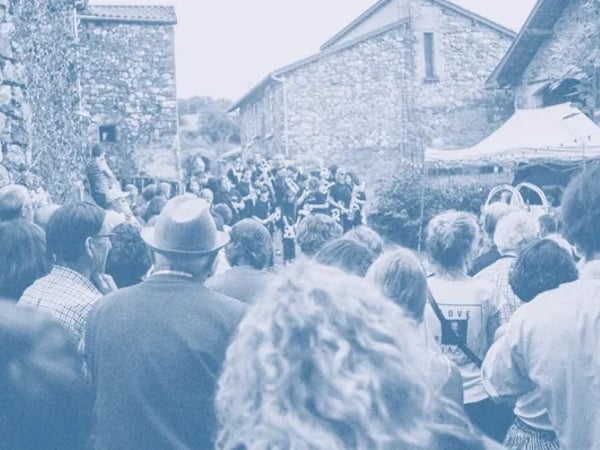 Lectures, rencontres, concerts, repas et surprises... à Querbes La Fête des 30 ans